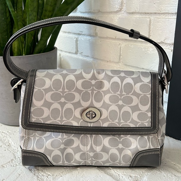Coach Handbags - AUTHENTIC COACH PURSE